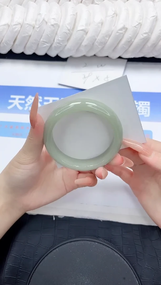 未镶嵌手镯石英质玉116-53.8