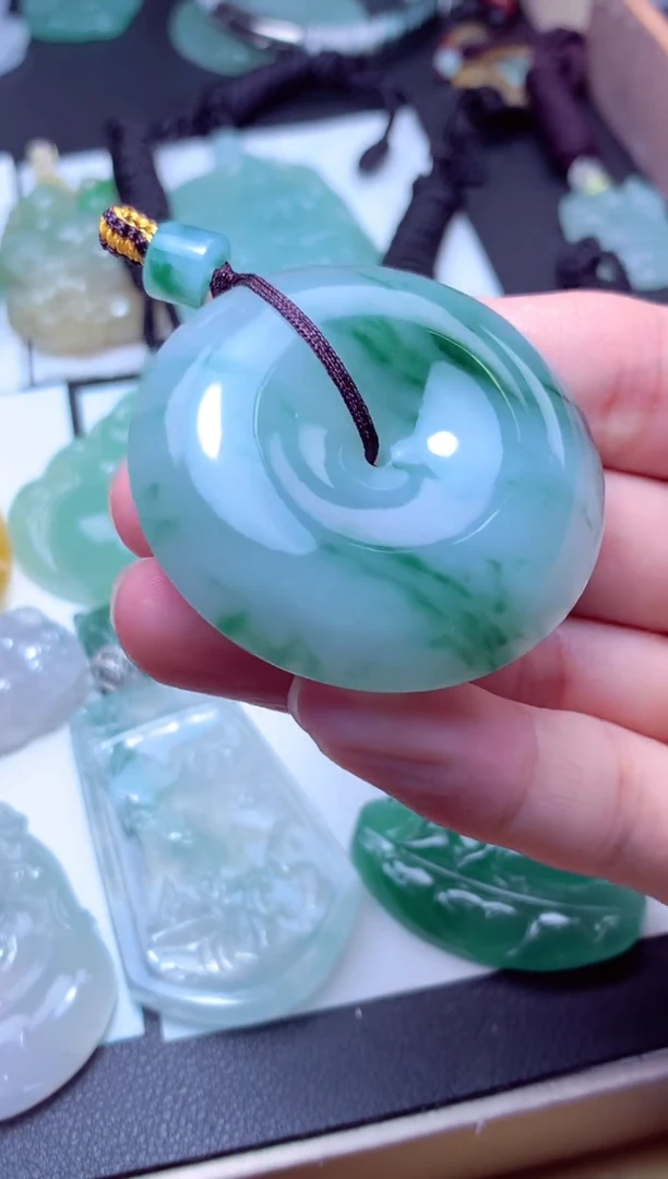 颈饰未镶嵌翡翠天然A货翡翠