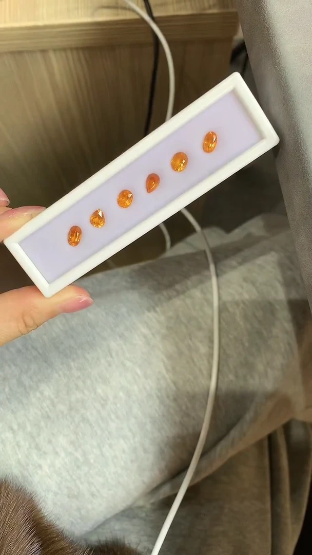 未镶嵌裸石石榴石（芬达石）芬达石裸石6.84ct