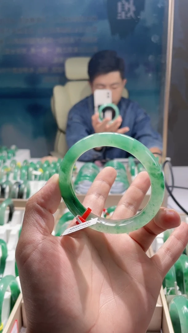 石英质玉（非洲翠）手镯未镶嵌 非洲翠手镯多样性发货