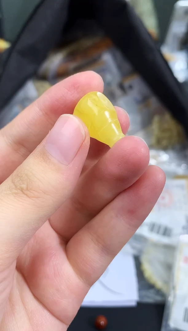 蜜蜡未镶嵌珠宝奇石432