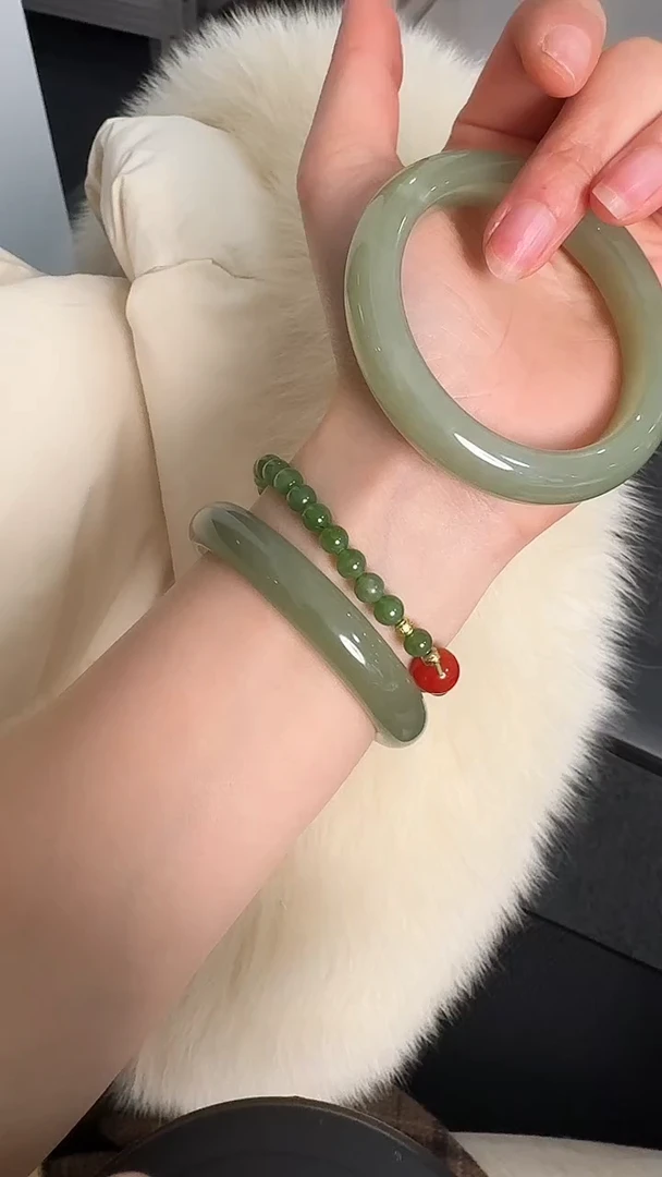 未镶嵌手镯和田玉074