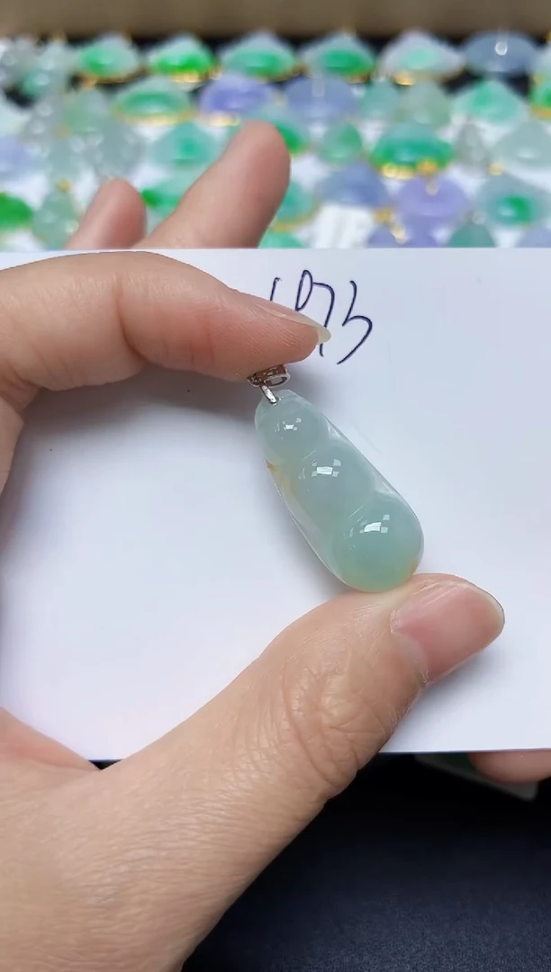 翡翠未镶嵌颈饰 天然缅甸翡翠A货