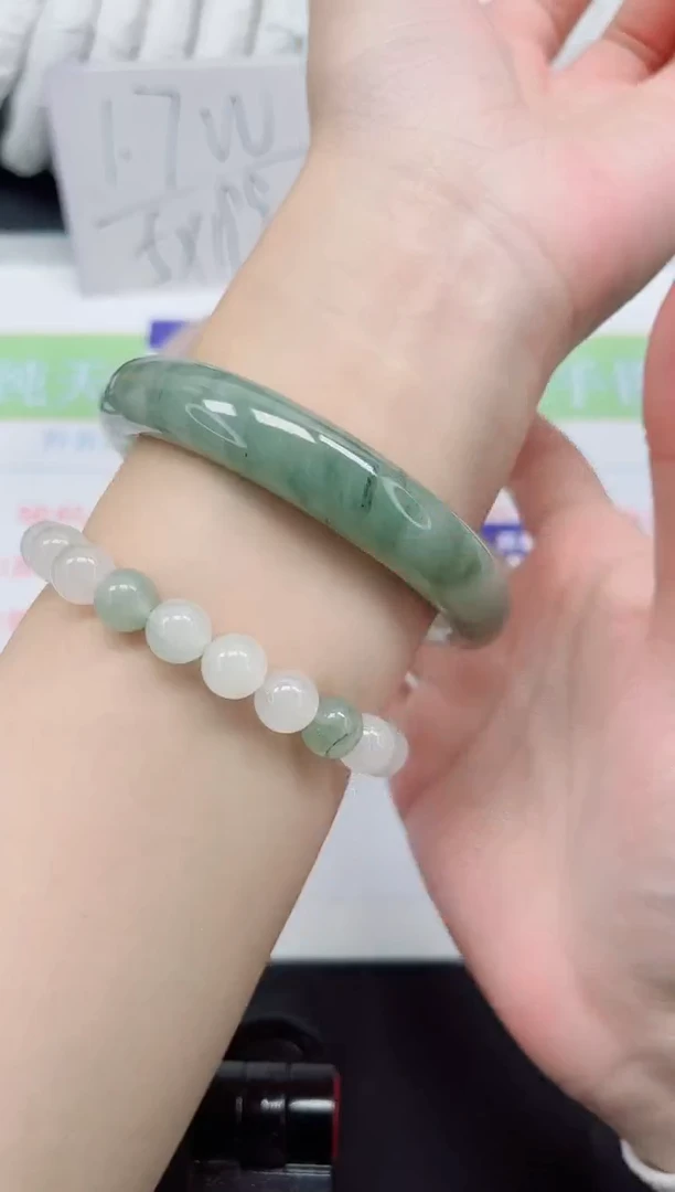 【闪购商品】石英质玉手镯未镶嵌174#59.7