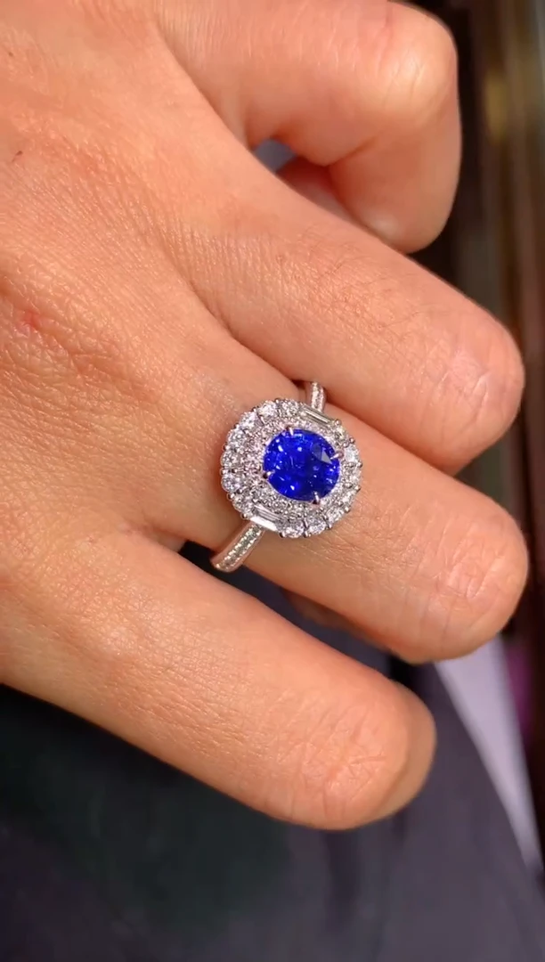 戒指蓝宝石18K金镶嵌1.18CT