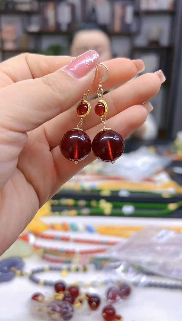 【闪购商品】血珀耳饰14K金镶嵌耳坠E471