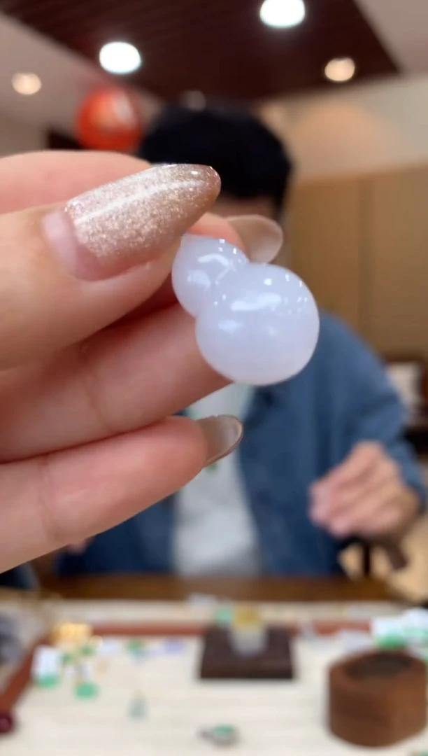 吊坠(不含链)18K金镶嵌翡翠葫芦