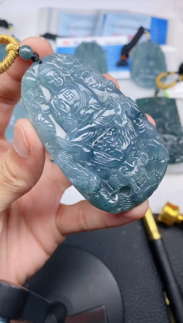 颈饰未镶嵌翡翠