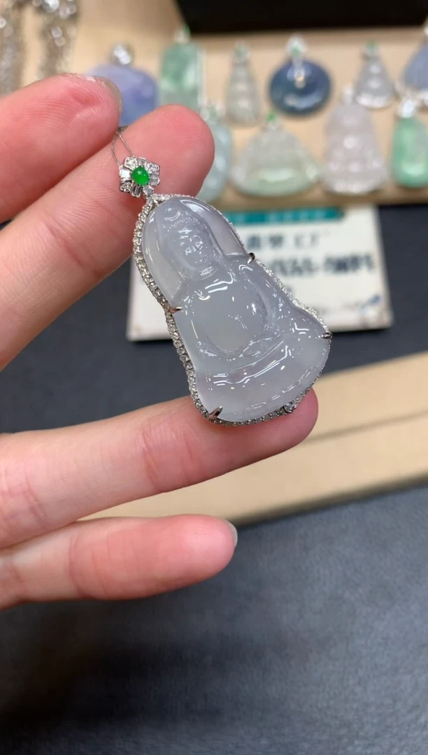 【闪购商品】翡翠颈饰18K金镶嵌观音【无服务费】