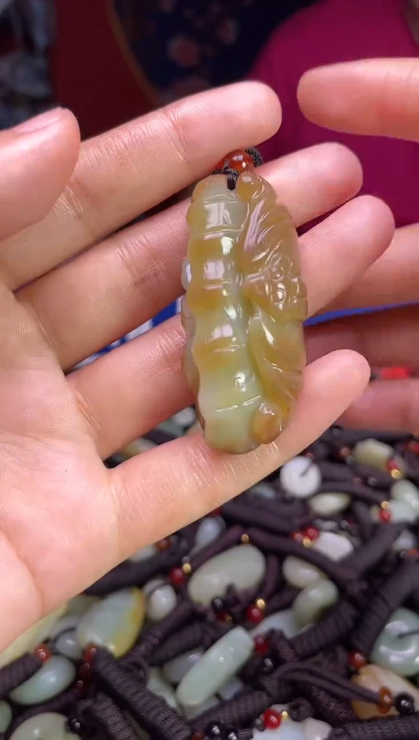 未镶嵌和田玉摆件1