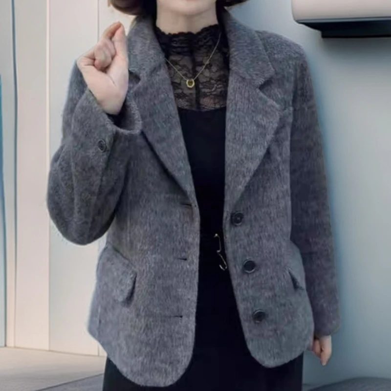 2025年秋季新款时尚气质修身显瘦百搭毛呢女士休闲西装领穿搭外套