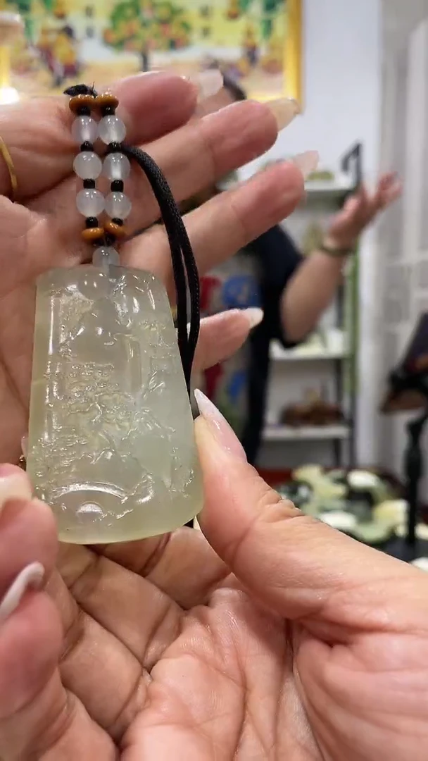岫玉未镶嵌吊坠