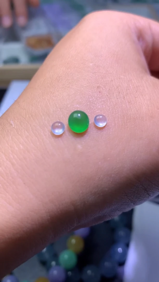 未镶嵌定制翡翠?**果毛货