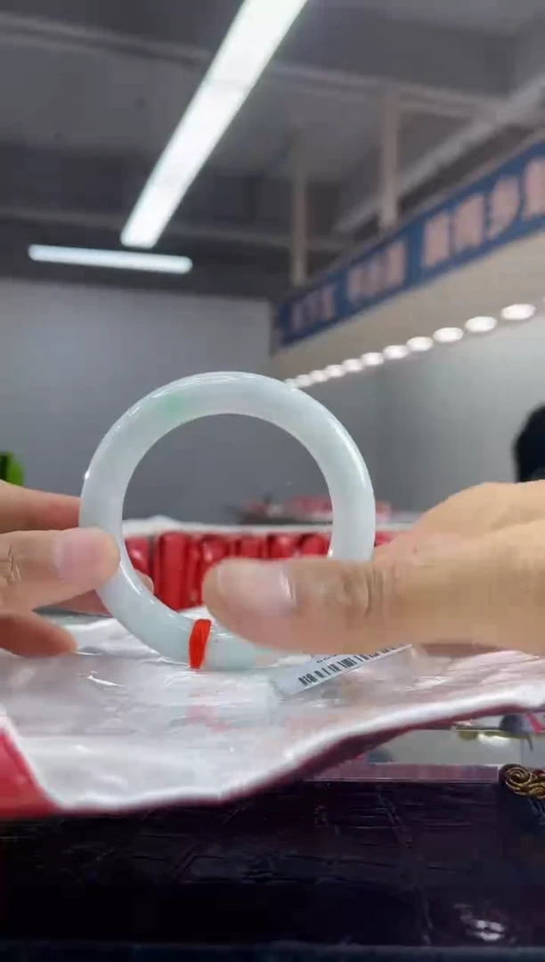 翡翠手镯未镶嵌手镯9