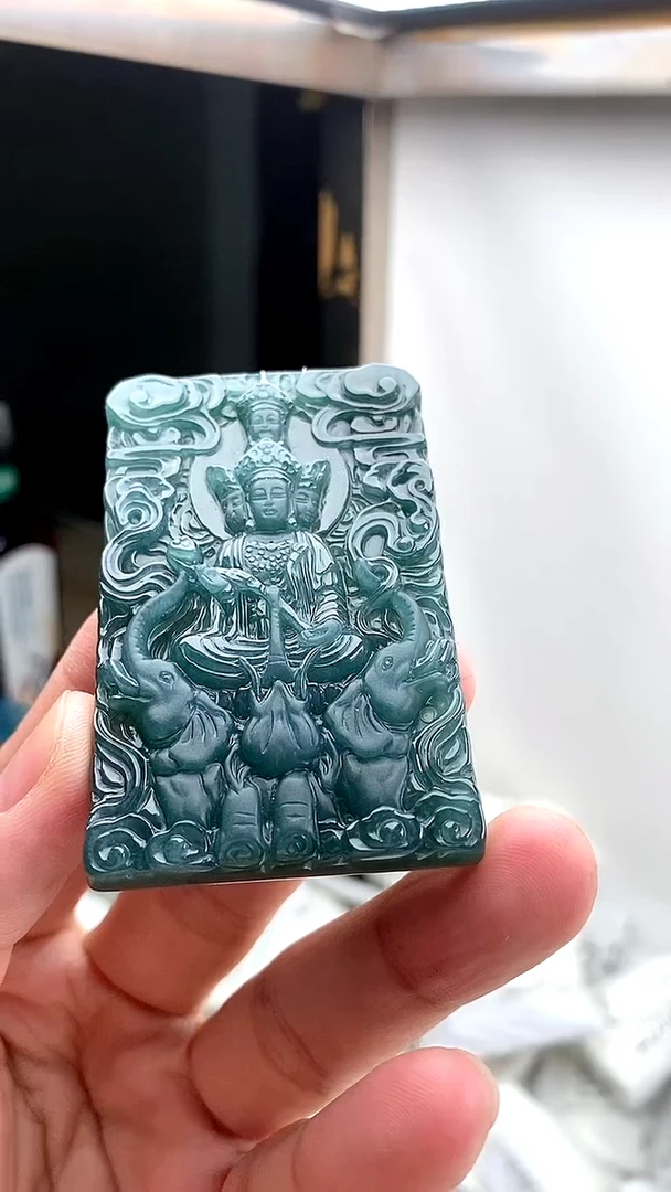 翡翠未镶嵌颈饰普贤