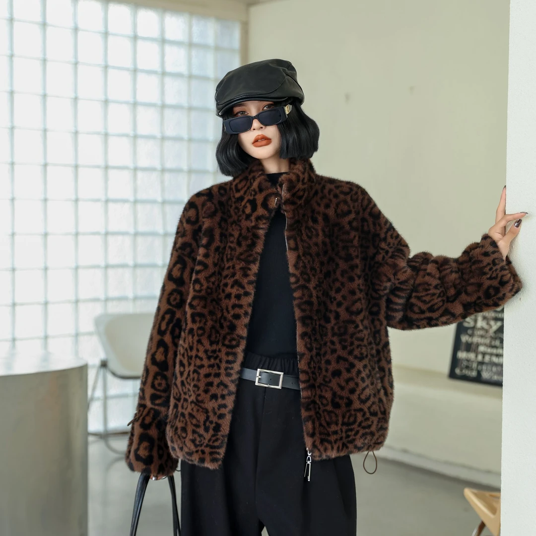 高端欧货秋冬新款时尚气质保暖百搭小个子外套女款爆款2024新款