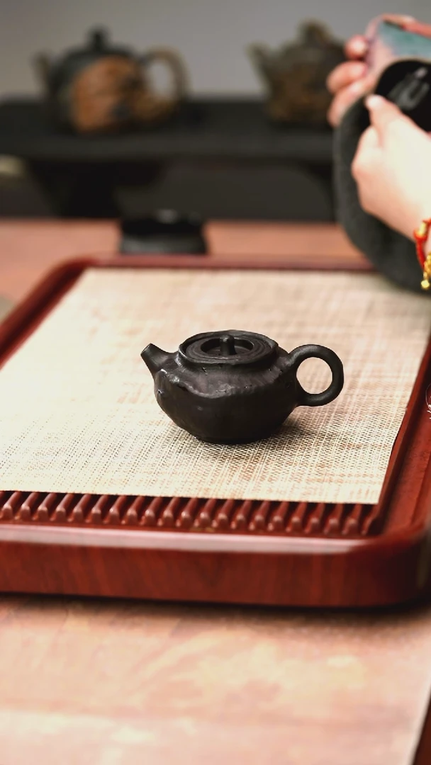 归玉堂冰碛岩重工雕刻纹石壶150cc