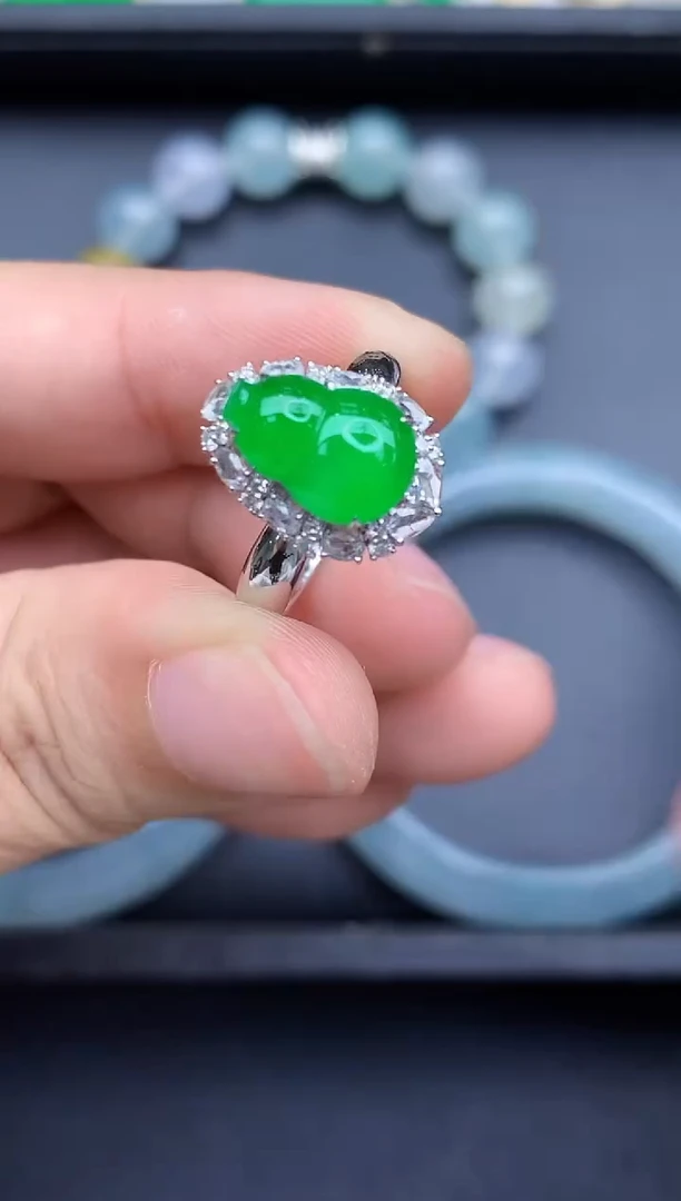 18K金镶嵌戒指翡翠667-中国好珍宝