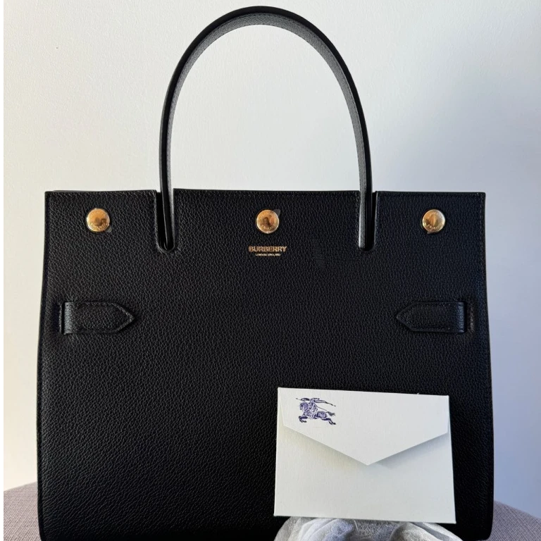 未使用 BURBERRY/博柏利 Burberry/博柏利 Title黑色斜挎包
