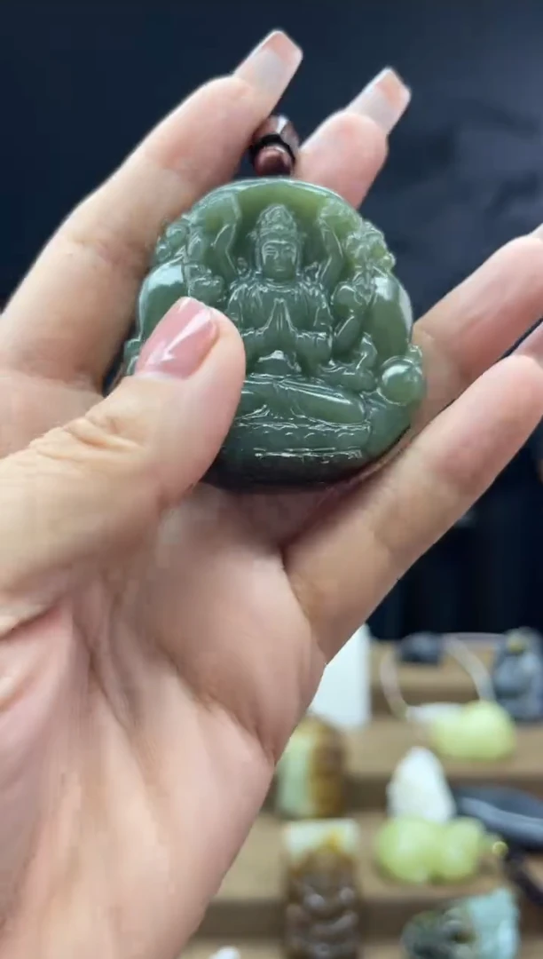 颈饰未镶嵌和田玉1