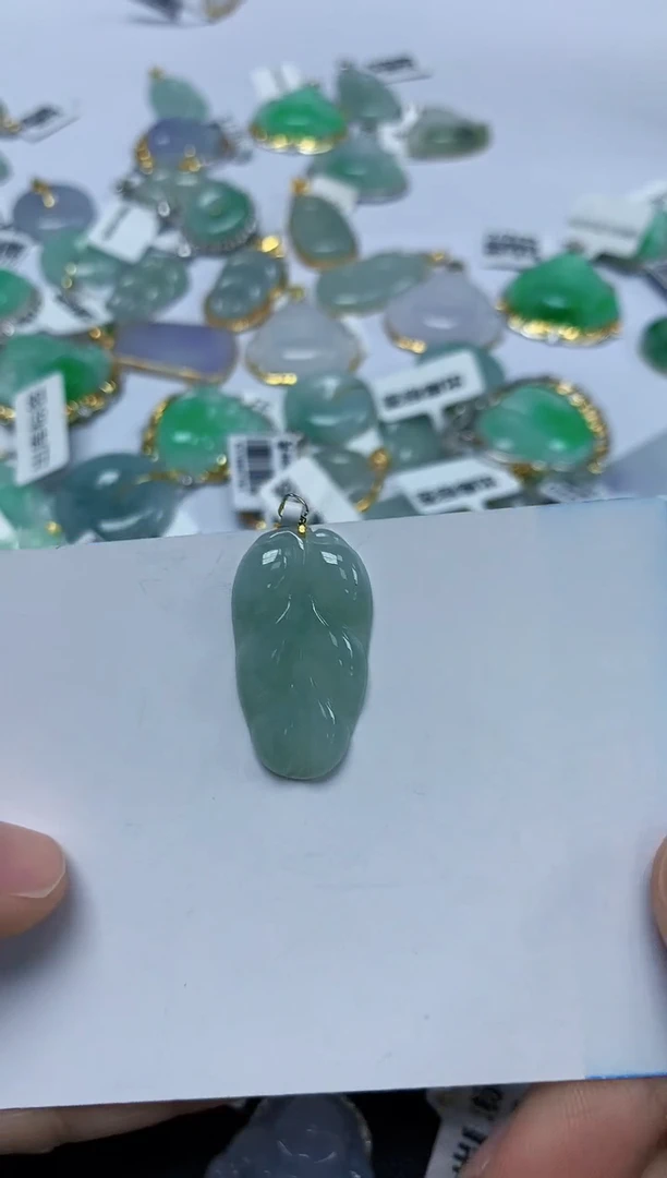 翡翠18K金镶嵌颈饰天然缅甸翡翠A货