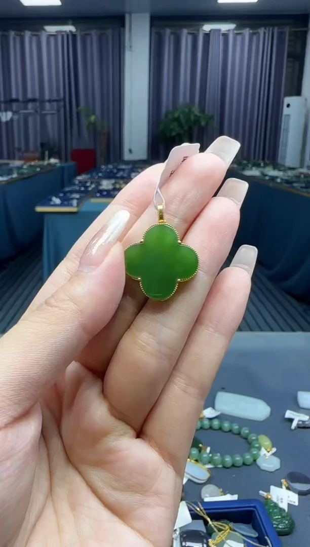 和田玉18K金镶嵌挂件1