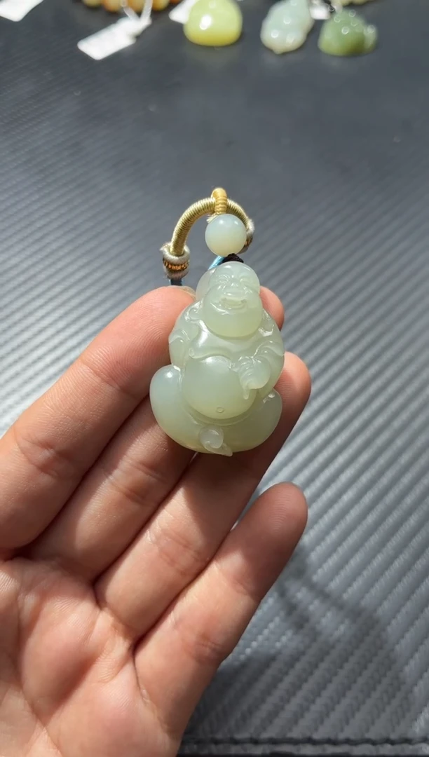 颈饰未镶嵌和田玉且末近矿佛公吊坠微色差