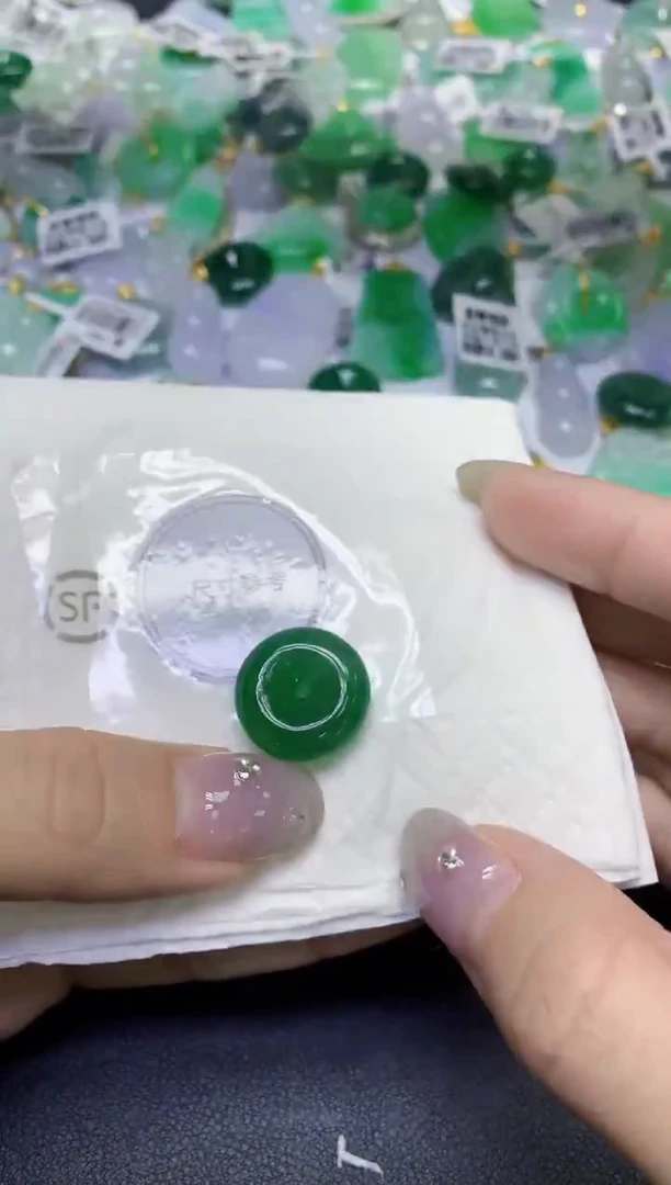 颈饰未镶嵌翡翠天然缅甸翡翠A货百元以上9元证书费自理