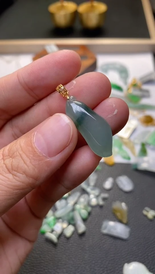 翡翠18K金镶嵌吊坠(不含链)32722