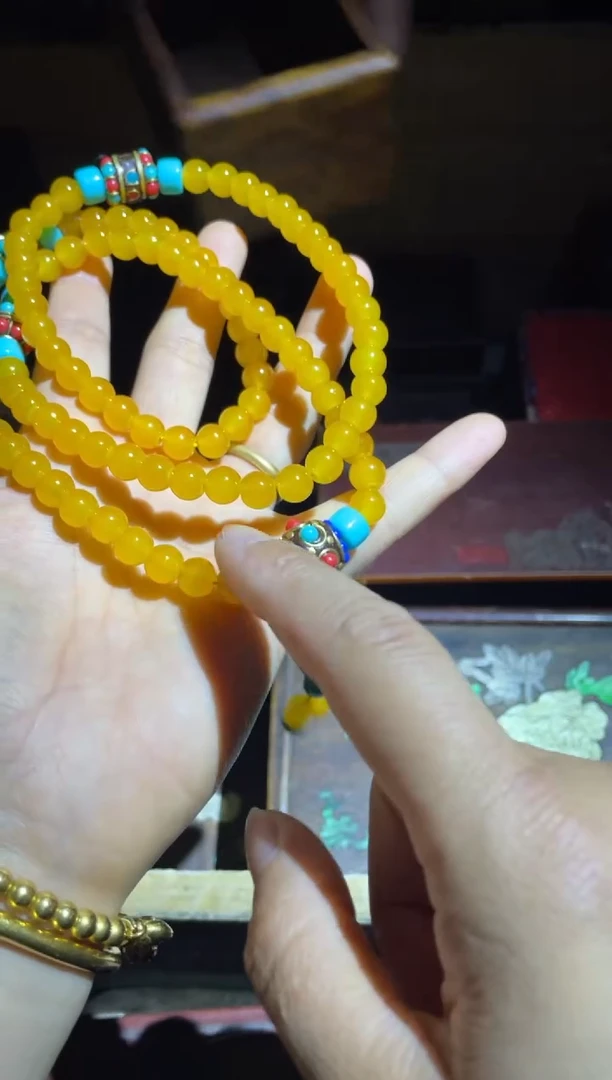 和田玉未镶嵌颈饰黄钰项链1件