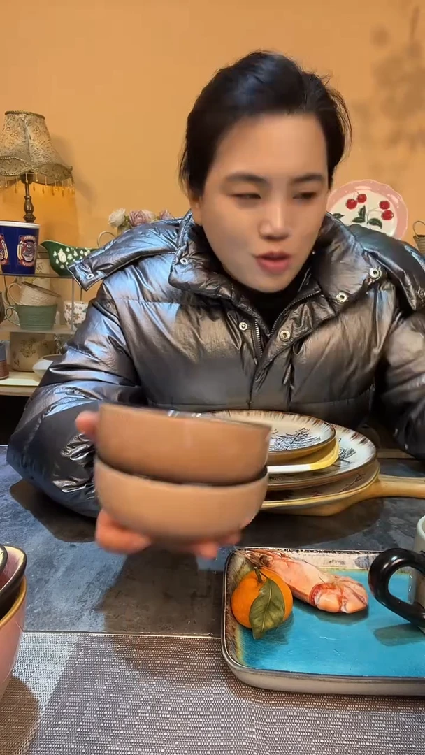 瓷片2个饭碗 微瑕介意勿拍