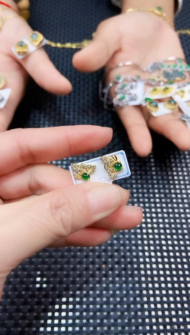 【闪购商品】翡翠耳饰未镶嵌111111111