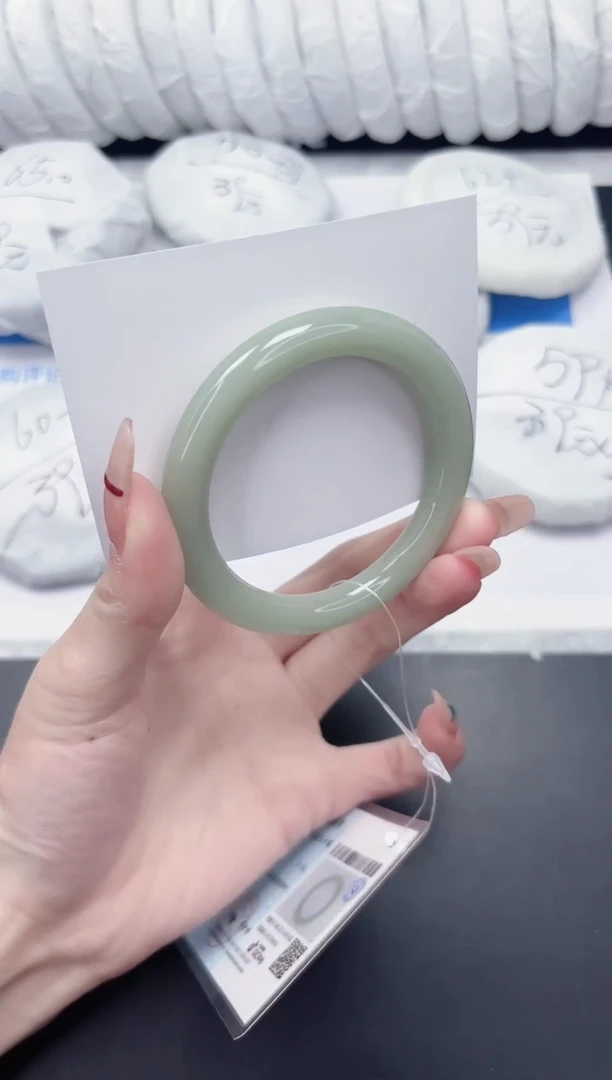 未镶嵌手镯石英质玉39-58.5DY