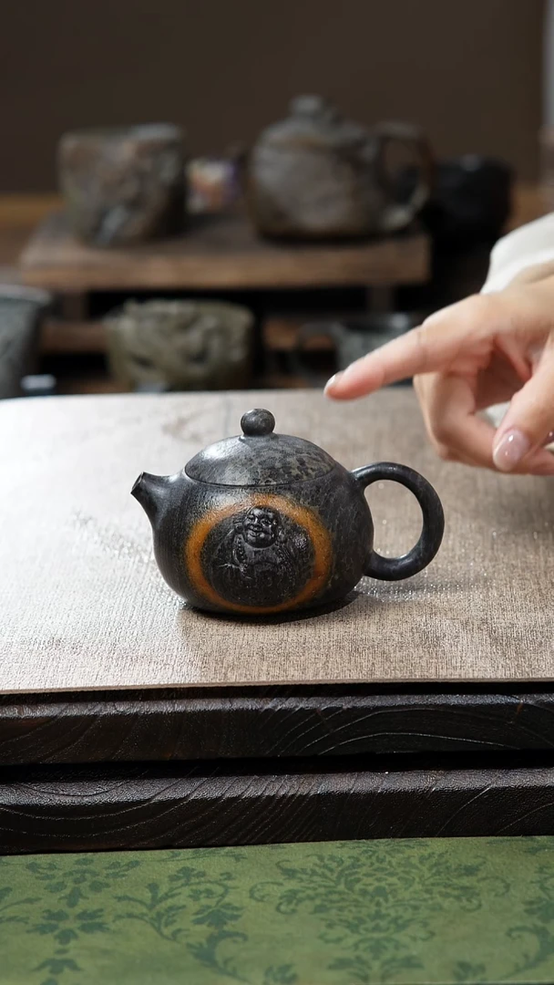 中式归玉堂冰碛岩重工雕刻俏色西施壶