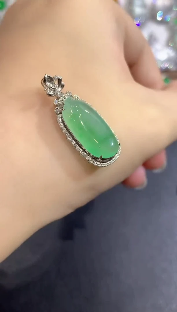 颈饰18K金镶嵌翡翠39-吊坠