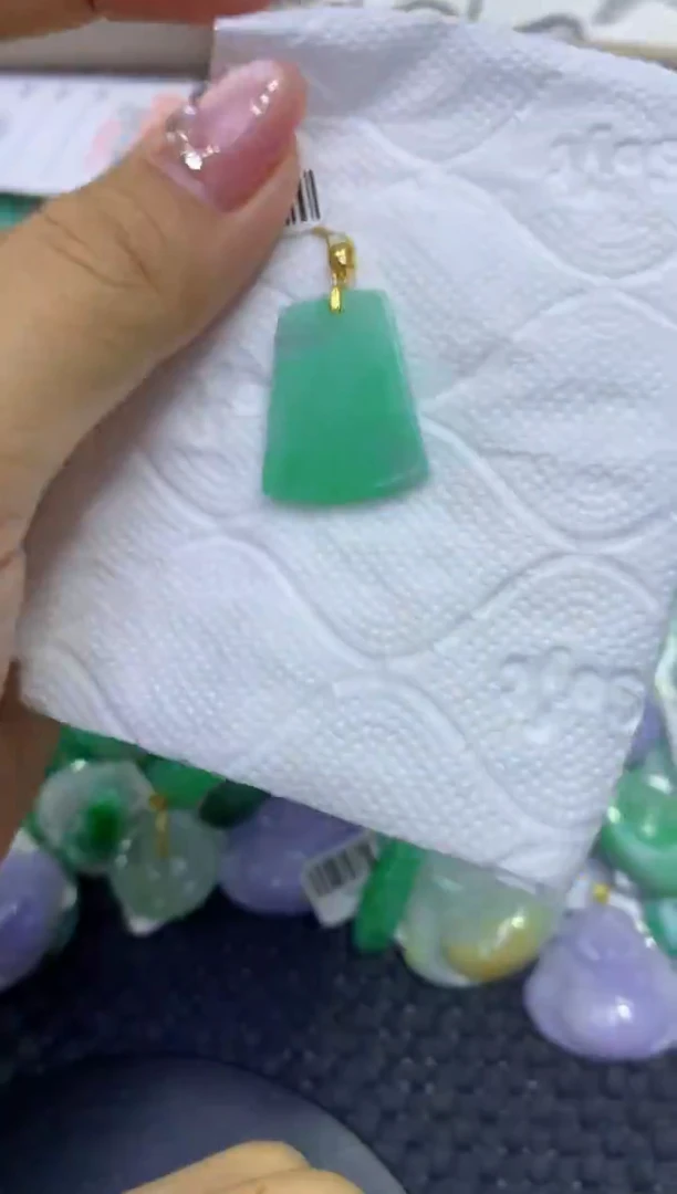 颈饰未镶嵌翡翠天然缅甸A货翡翠