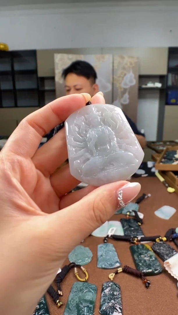 颈饰未镶嵌翡翠多样性发其一