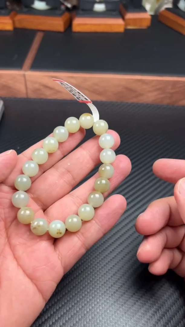 手串未镶嵌和田玉且末微色差近矿卡10