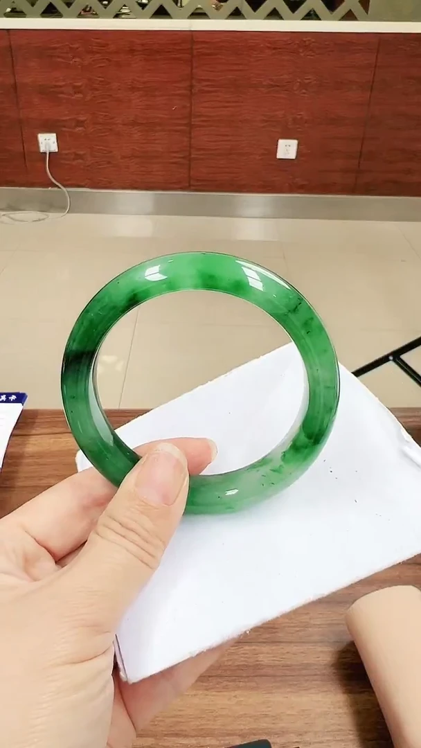 未镶嵌手镯石英质玉（非洲翠）1