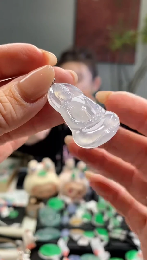 吊坠(不含链)18K金镶嵌翡翠素衣观音