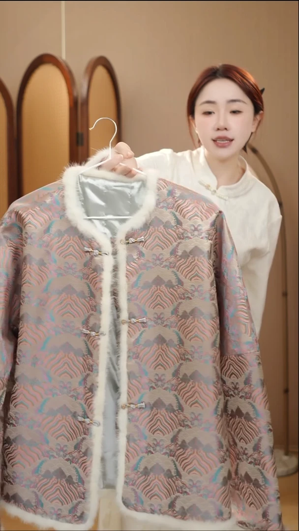 水澡纹夹棉外套