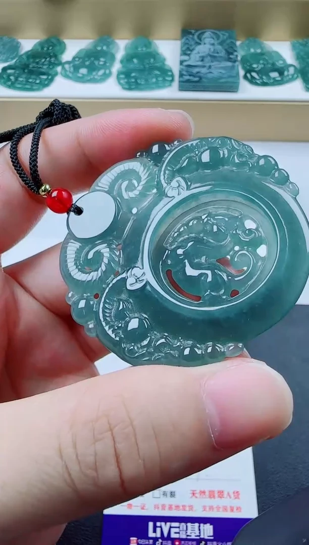 翡翠未镶嵌颈饰三羊多样性发货随机一件发货