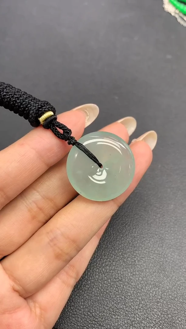 颈饰未镶嵌翡翠平安扣