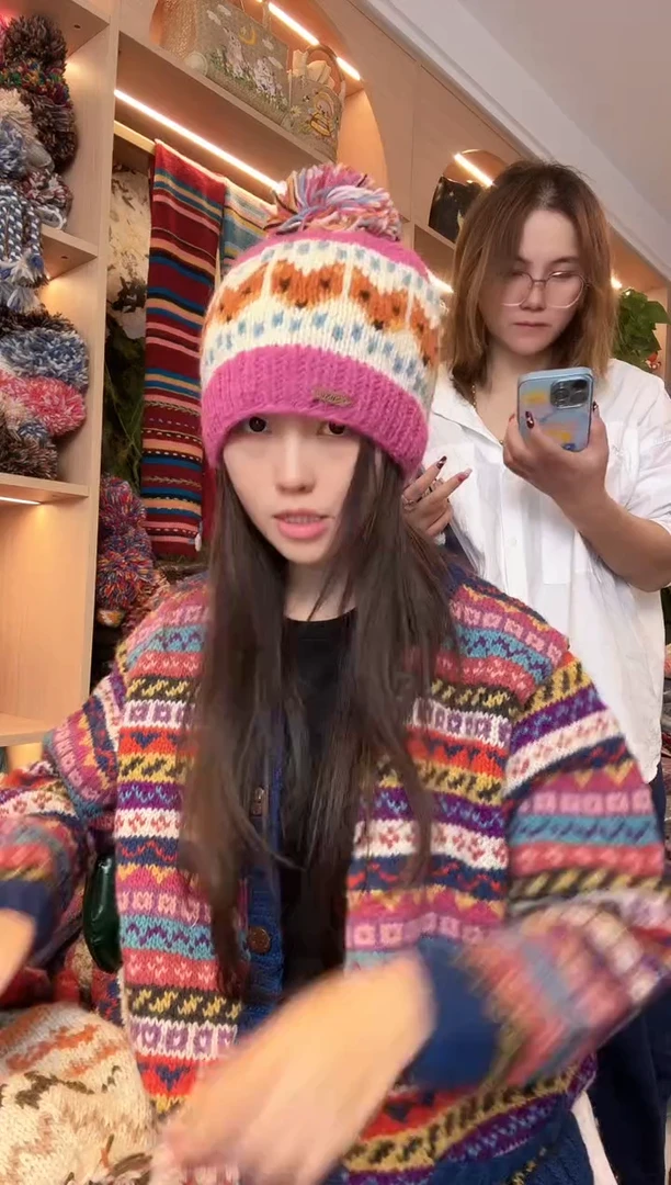 羊毛粉色细羊毛狐狸单球帽