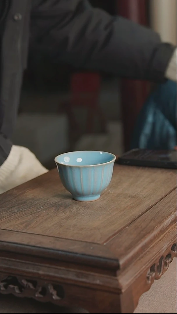 杯098号天蓝釉菊瓣杯开片