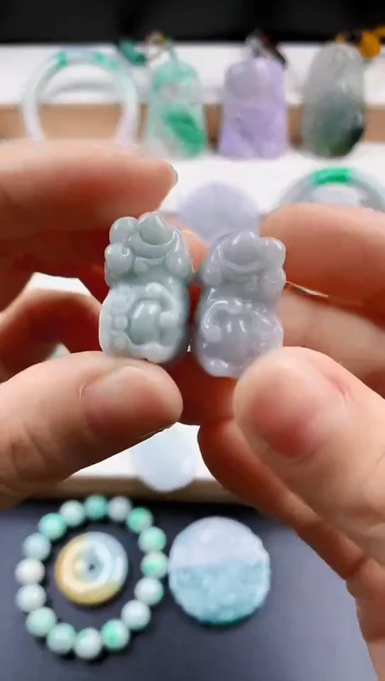 颈饰未镶嵌翡翠天然翡翠吊坠挂件