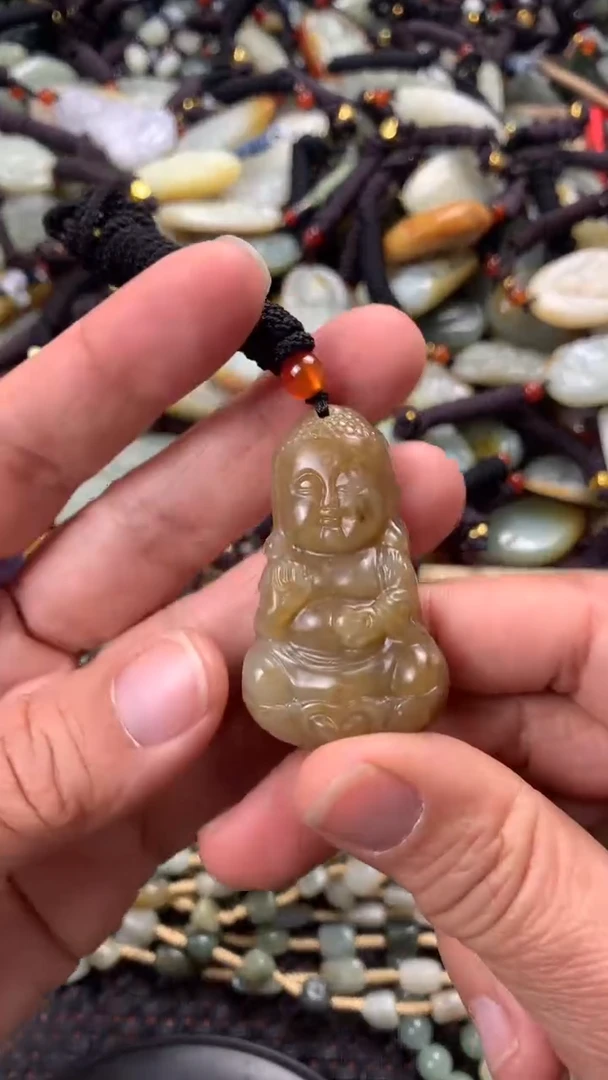 【闪购商品】和田玉颈饰未镶嵌多样性发货没有证书拍一发一有瑕