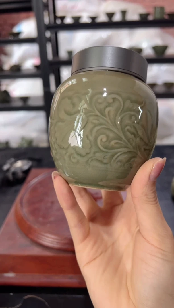微瑕耀州窑锡盖茶叶罐