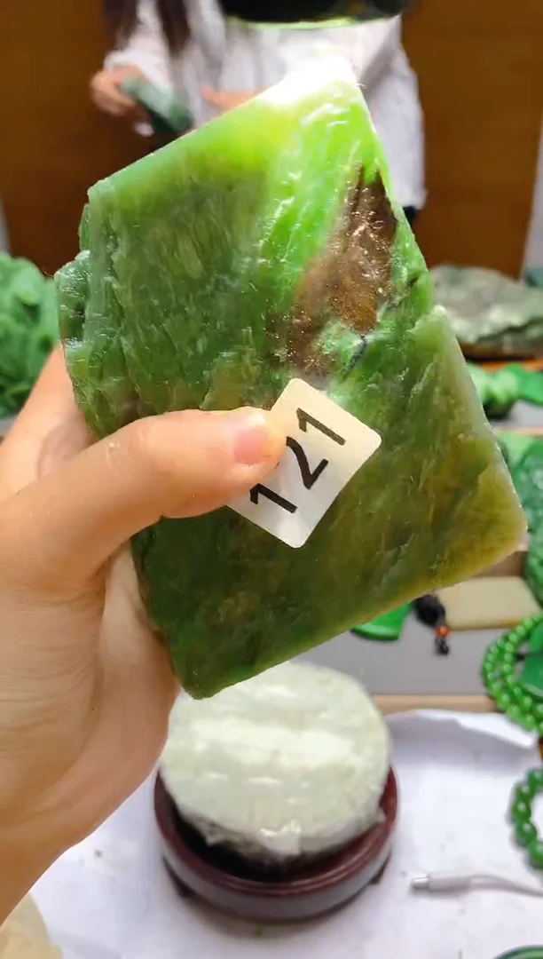 和田玉（碧玉）未镶嵌珠宝半成品1