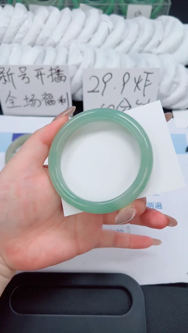 未镶嵌手镯石英质玉019-64